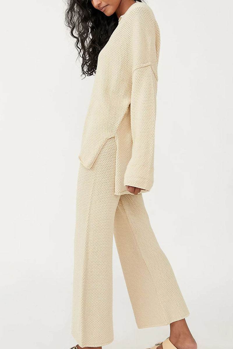 Two-piece oversized set in beige with relaxed fit and textured fabric for multi-weather comfort