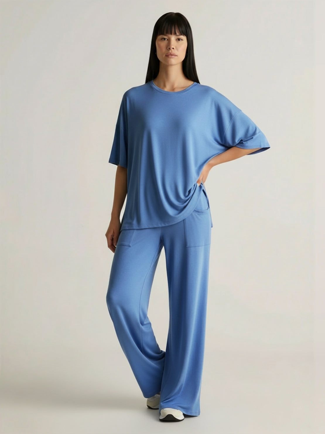 Oversized long-line loungewear set with oversized pullover and straight-leg pants in soft knit fabric