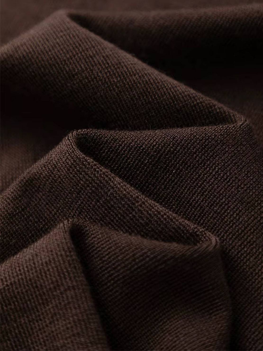 Slim fit short-sleeve 100% Merino Wool tee with mock neck and temperature-regulating fabric