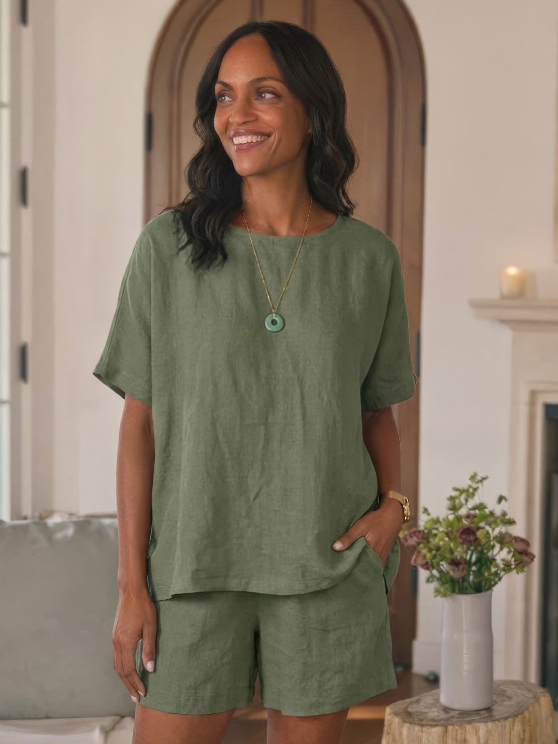 Comfy linen-like shirt and shorts two-piece set in breathable fabric for casual summer wear