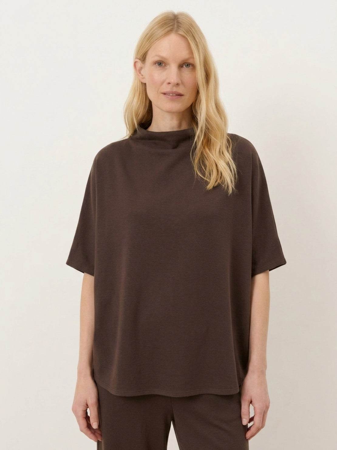 cotton-blend capelet lounge set with mock neck top and wide-leg pants in soft fabric