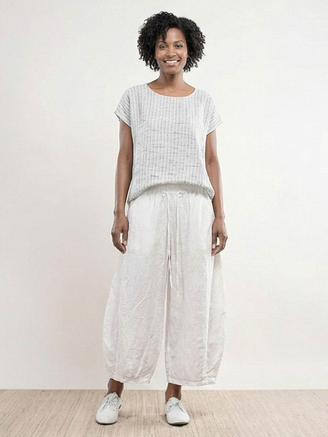 Lightweight 100% linen harem balloon pants with elastic drawstring waistband and side pockets