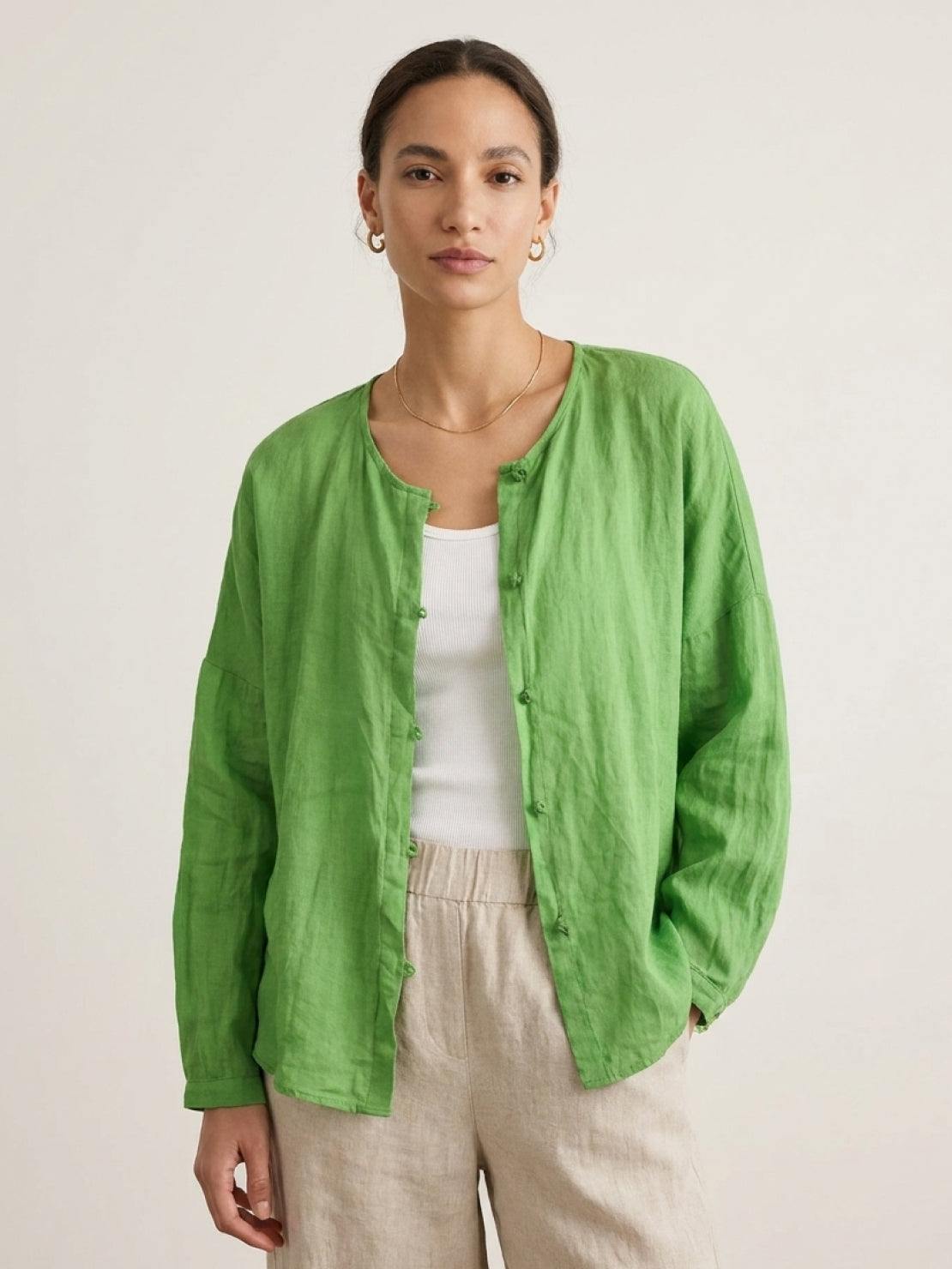 Oversized 100% linen blouse with frog-button closure and curved hem in lightweight fabric