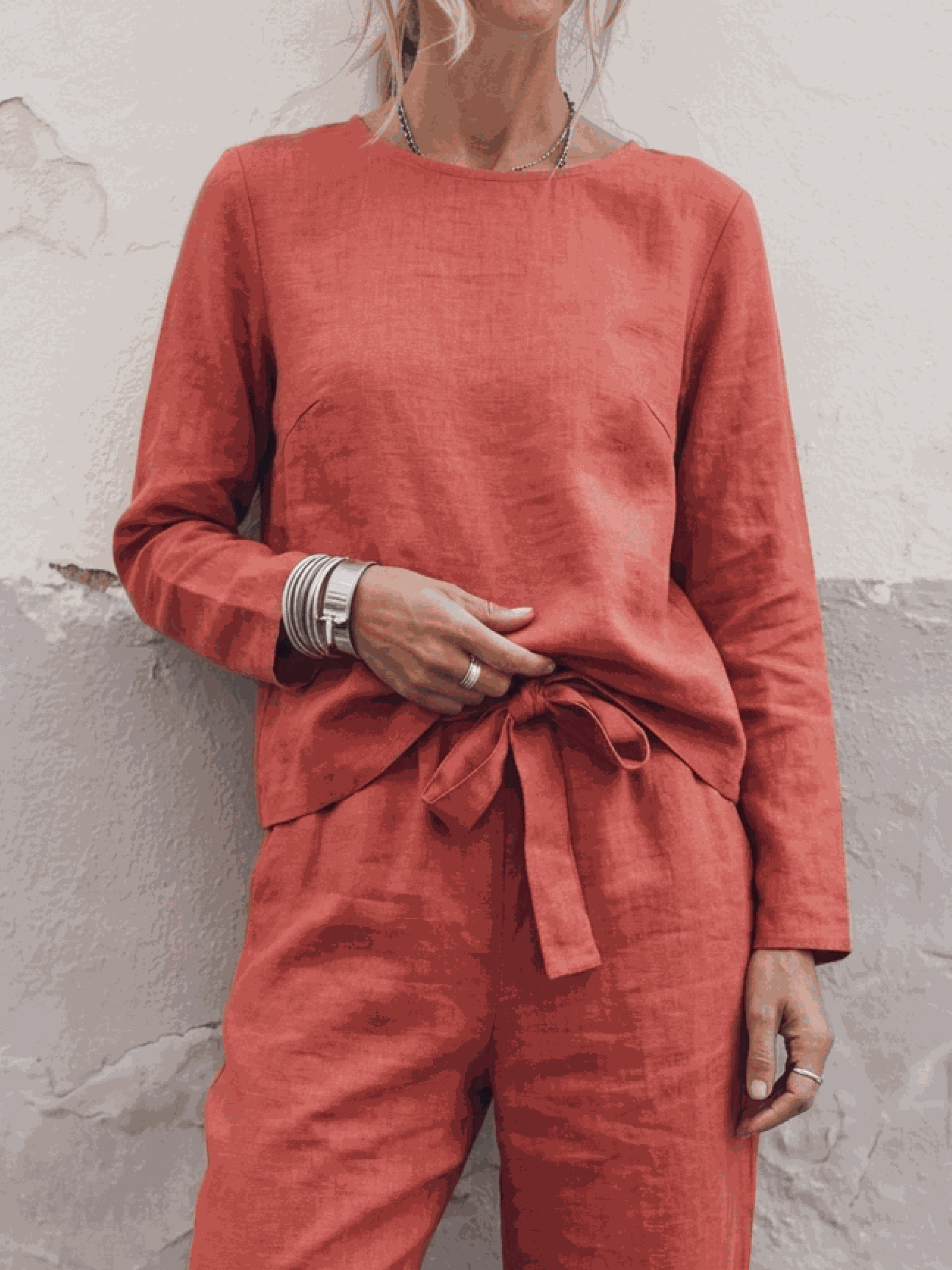 Cotton-Linen Set three-piece capsule outfit with relaxed short-sleeve top and straight-leg pants in monochrome natural texture